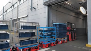 LT10 WX veorong Linde MH-lt transpordib materjali kahe saali vahel