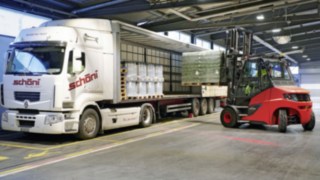Heineken Switzerland AG kasutab intralogistikas Linde MH vastukaalutõstukeid. Linde Stapler laadib kaubaaluseid Heinekeni õllega veoautosse